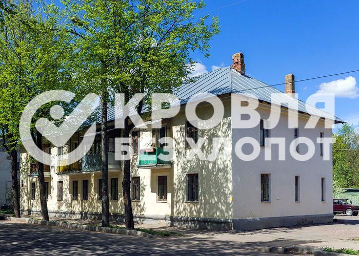 Монтаж крыши небольшого многоквартирного дома